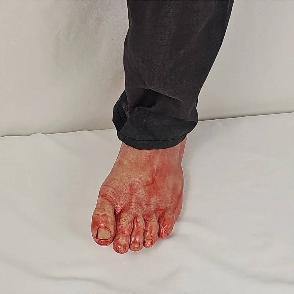 Halloween Bloody Foot Hanging Prop Decoration Fake Severed Leg